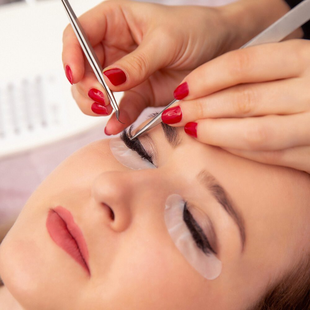 Hybrid Lashes – Refill (3-Week Touch-Up: 90 minutes)