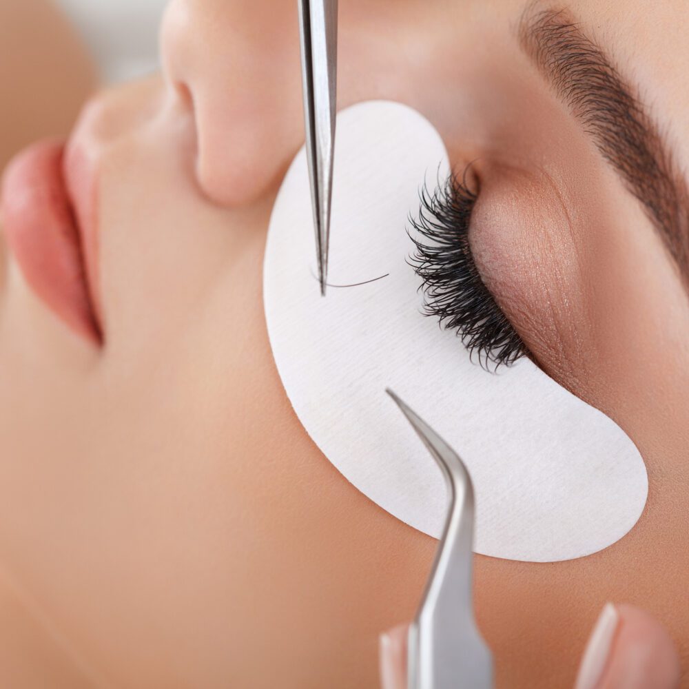 Classic Lashes – Refill (2-Week Touch-Up:  60 minutes)